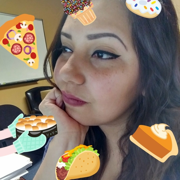 Meet your Posher, Jennifer - Picture 1 of 1